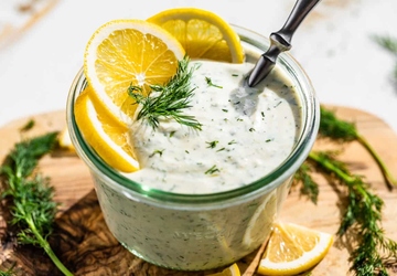 How to Mix Up a Delicious Salad Dressing at Home