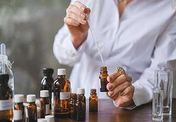 Top 10 Essential Oils and Their Therapeutic Benefits